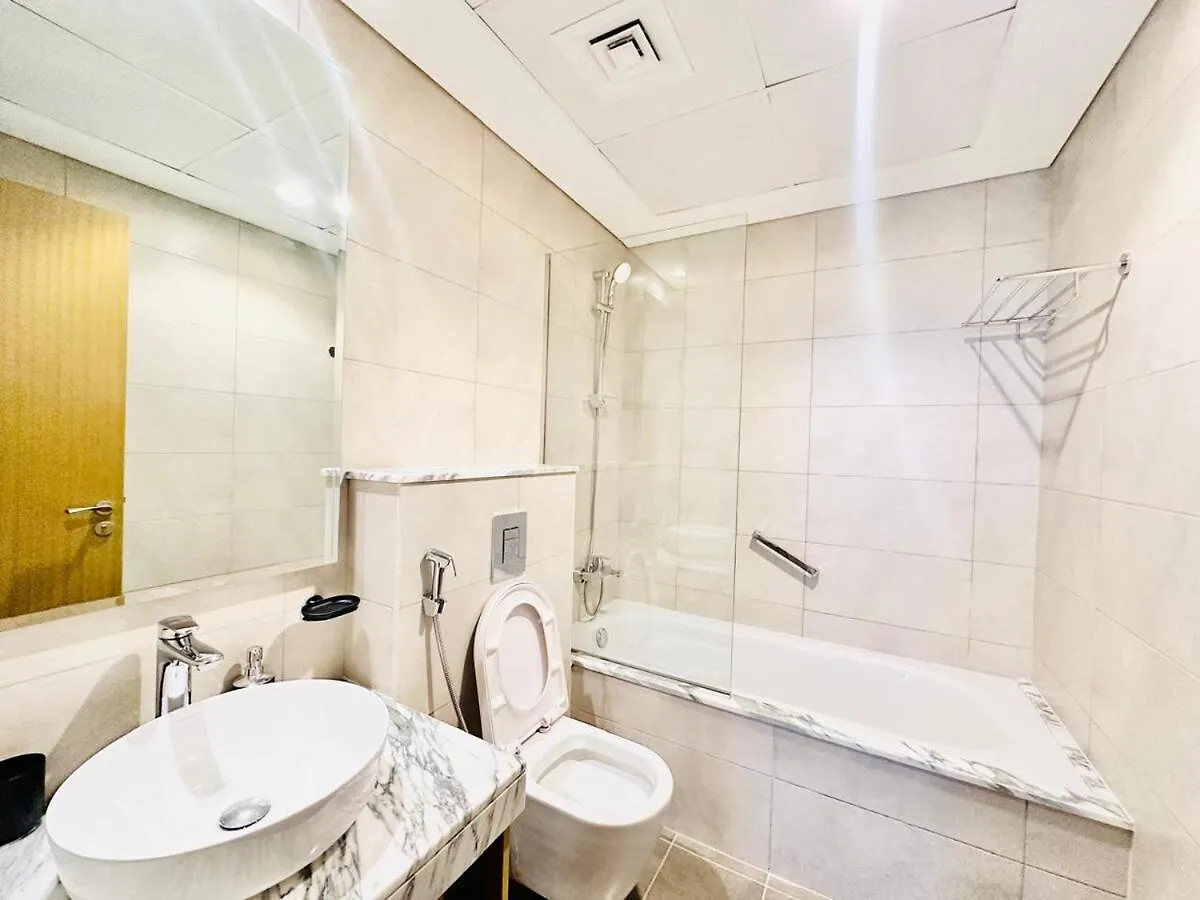 Modern 2Br In Aykon City Tower C 迪拜 0*,