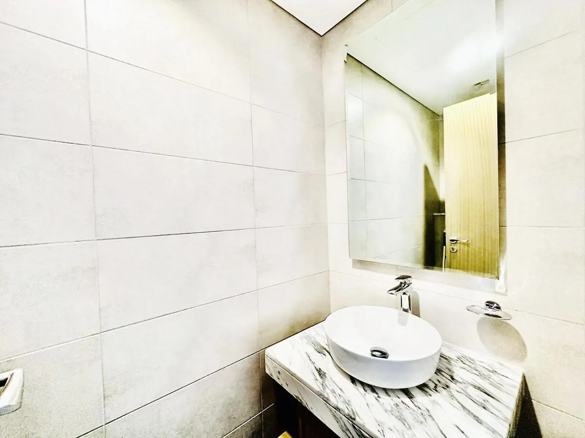 Modern 2Br In Aykon City Tower C 迪拜